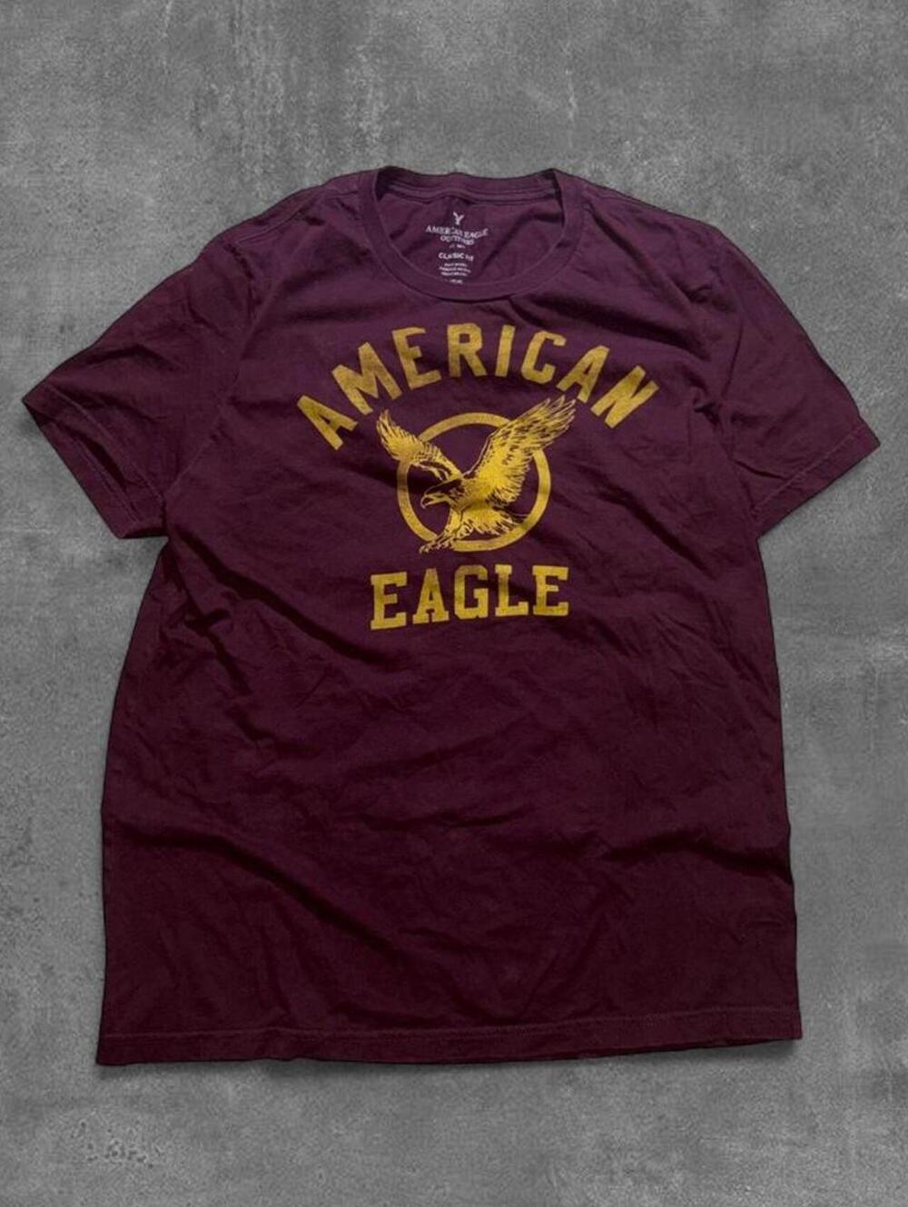American Eagle Outfitters Eagle Graphic Burgundy T Shirt Men’s Large